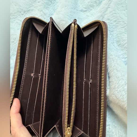 Louis Vuitton Dark burgundy - Picture 6 of 16